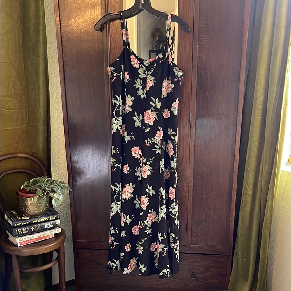 Pink and White Sleeveless Maxi Sundress for Casual Nights
